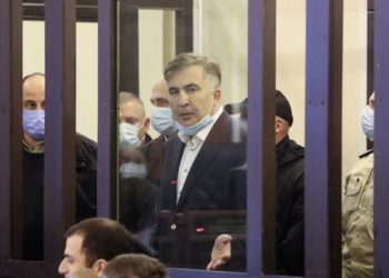 Poliția georgiană a arestat astăzi zeci de susținători ai fostului președinte Mihail Saakașvili, care au protestat în fața tribunalului | VIDEO