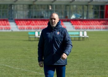 Тренер сборной Молдовы по футболу покидает свой пост