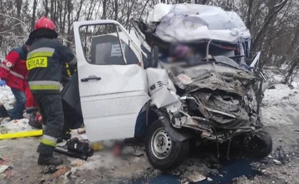 В Украине в дорожной аварии погибли 11 человек