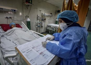 Премьер Израиля заявил о начале пятой волны COVID в стране