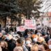 Protest de amploare la Bălți! Oamenii protestează în fața Judecătoriei și cer dreptate pentru Marina Tauber