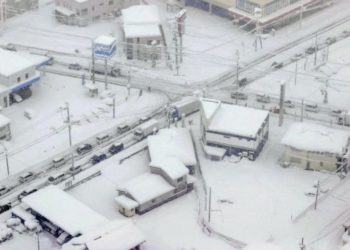 На Японию обрушились рекордные снегопады