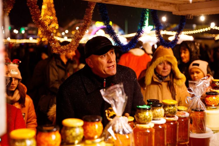 Toată Moldova a venit la Orheiland, la deschiderea celui mai frumos Târg de Crăciun din țară