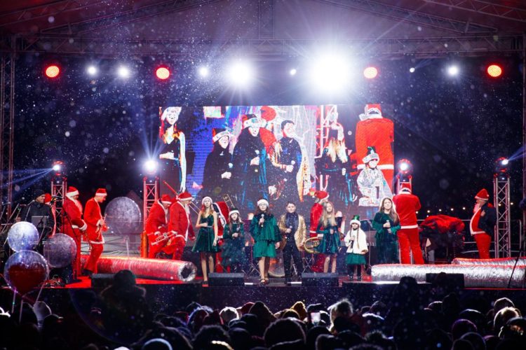 Toată Moldova a venit la Orheiland, la deschiderea celui mai frumos Târg de Crăciun din țară