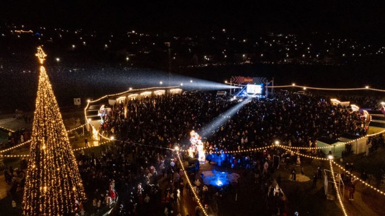 Toată Moldova a venit la Orheiland, la deschiderea celui mai frumos Târg de Crăciun din țară