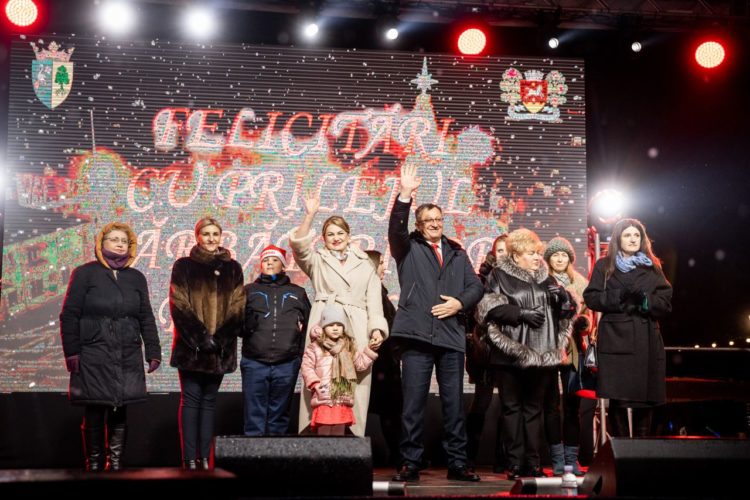 Toată Moldova a venit la Orheiland, la deschiderea celui mai frumos Târg de Crăciun din țară