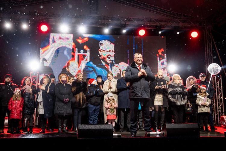 Toată Moldova a venit la Orheiland, la deschiderea celui mai frumos Târg de Crăciun din țară