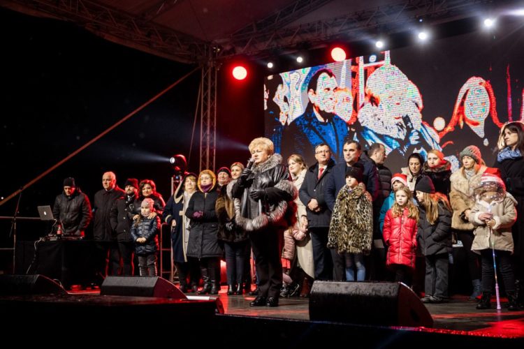 Toată Moldova a venit la Orheiland, la deschiderea celui mai frumos Târg de Crăciun din țară