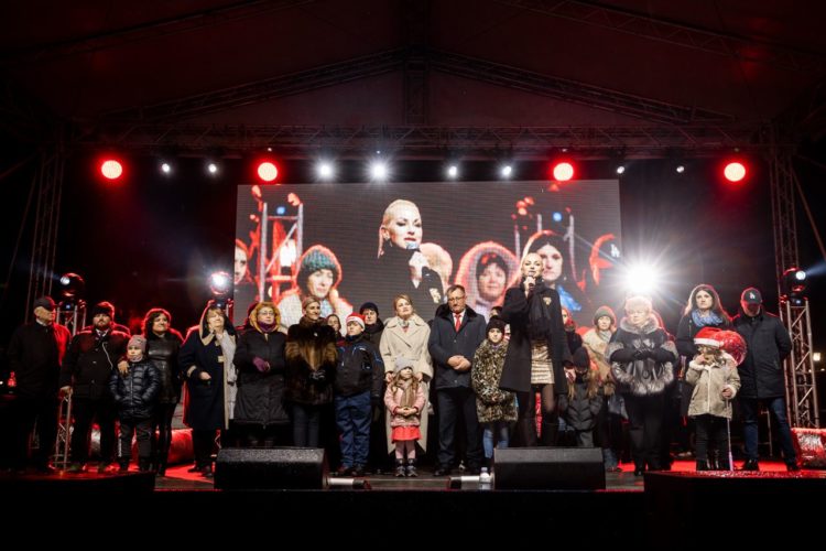 Toată Moldova a venit la Orheiland, la deschiderea celui mai frumos Târg de Crăciun din țară