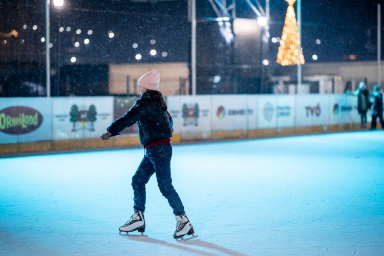 Toată Moldova a venit la Orheiland, la deschiderea celui mai frumos Târg de Crăciun din țară