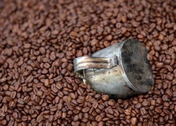 Цена на кофе достигла 10-летнего максимума