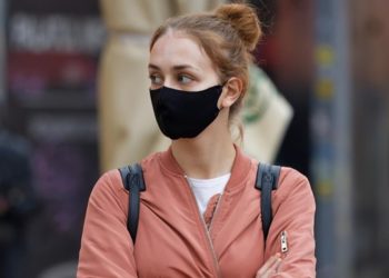 У переболевшей коронавирусом обоняние вернулось в искаженном виде