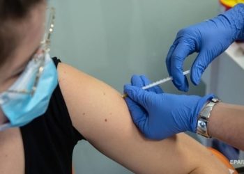 В Австралии из-за Омикрона ускорили бустерную вакцинацию