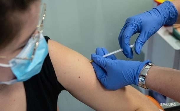 В Австралии из-за Омикрона ускорили бустерную вакцинацию