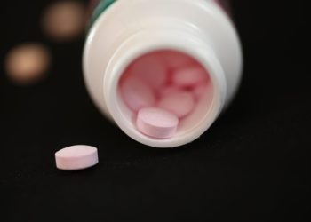 В ЕС одобрили таблетки компании Pfizer от COVID