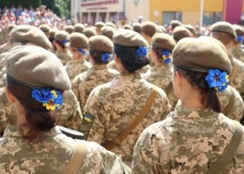 В Украине женщин обязали встать на воинский учет