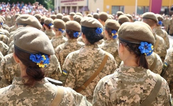 В Украине женщин обязали встать на воинский учет
