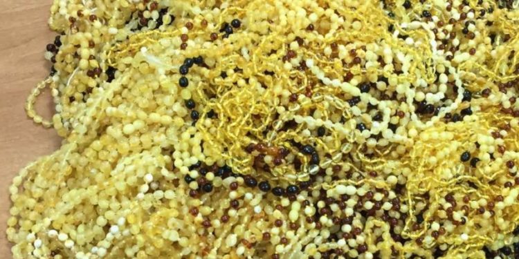 Bunuri de circa 1,5 milioane lei – confiscate în folosul statului, într-un dosar de contrabandă cu bijuterii din chihlimbar