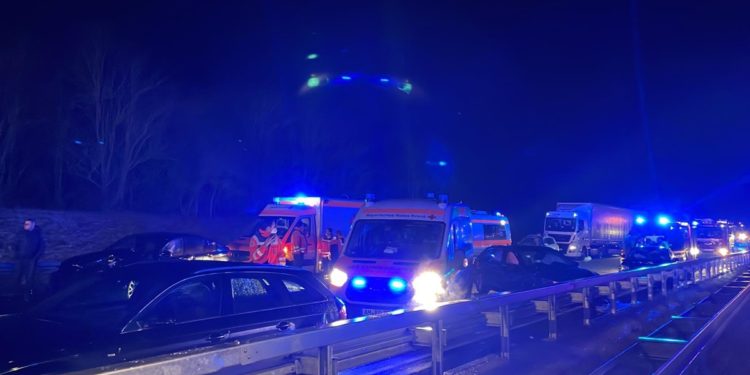 В Германии из-за непогоды столкнулись 50 авто