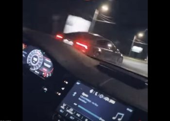 Momentul întrecerii ilegale dintre două automobile pe bd. Dacia, cu viteze de circa 200 km/h | VIDEO