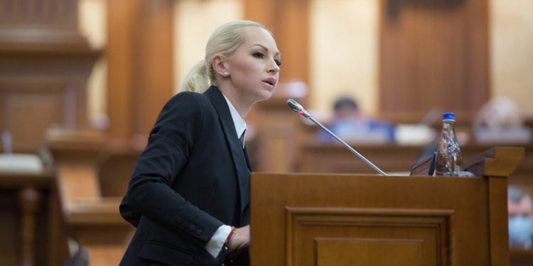 Marina Tauber cere ca presa să aibă acces la ședințele de judecată și ca acestea să se desfășoare cu ușile deschise