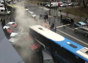 ДТП в столице: У автобуса отказали тормоза и он протаранил 12 авто | VIDEO