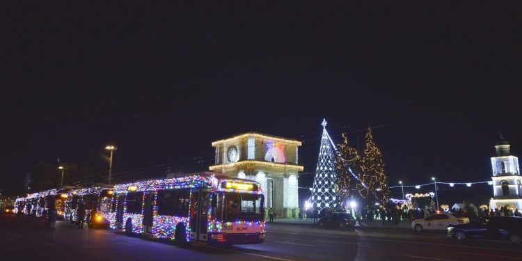 В Кишиневе по пяти маршрутам будут курсировать празднично украшенные троллейбусы