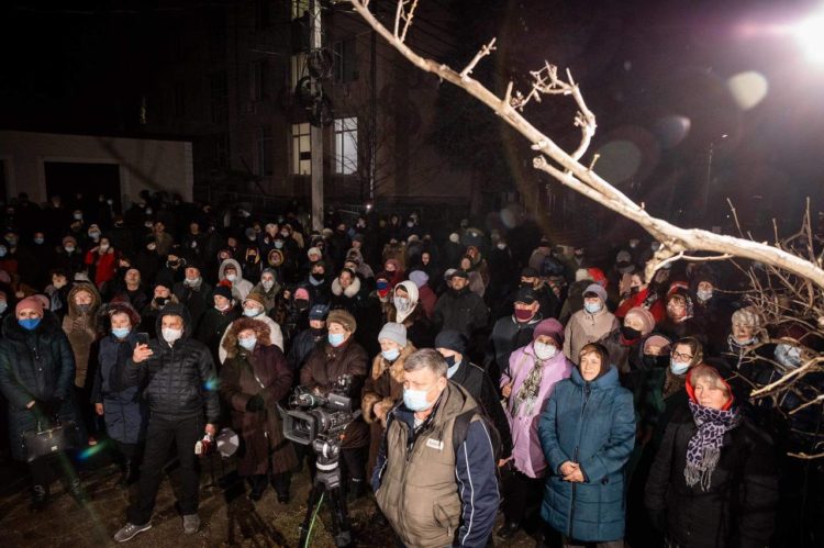 Тысячи людей продолжают протестовать в Бельцах в поддержку Марины Таубер | FOTO