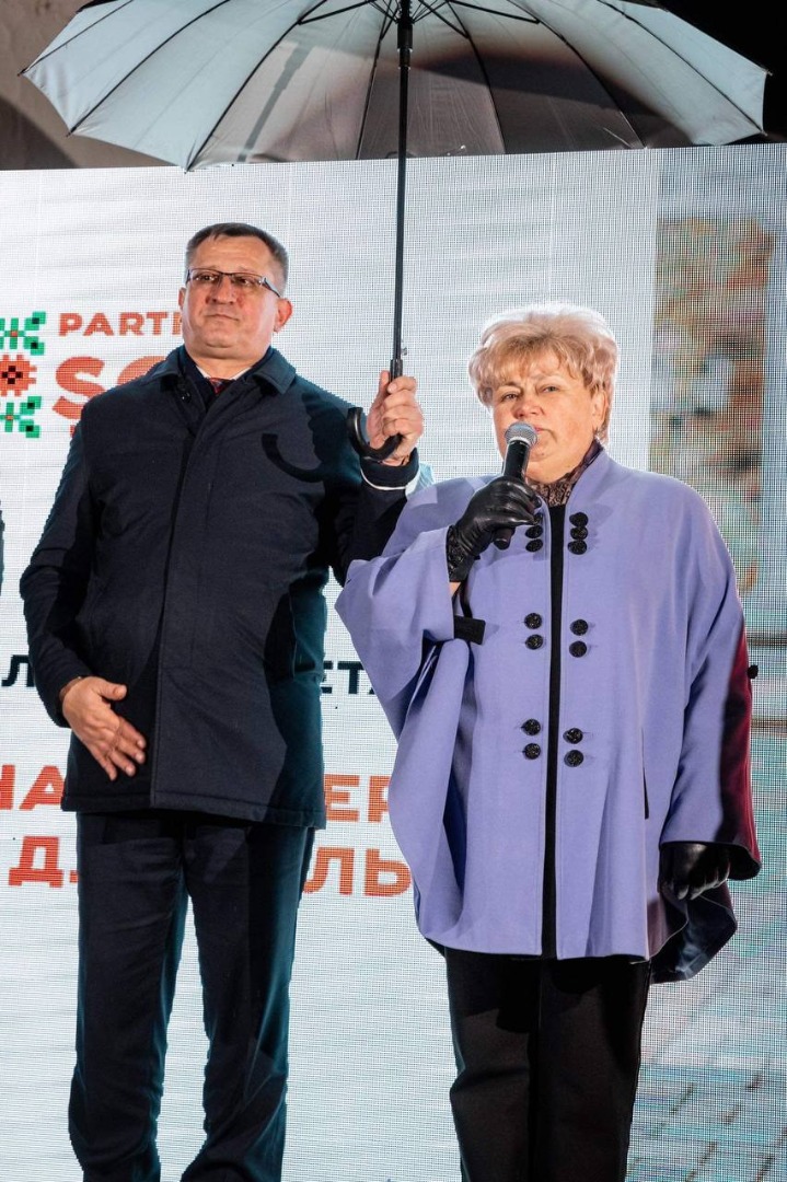 Тысячи людей продолжают протестовать в Бельцах в поддержку Марины Таубер | FOTO