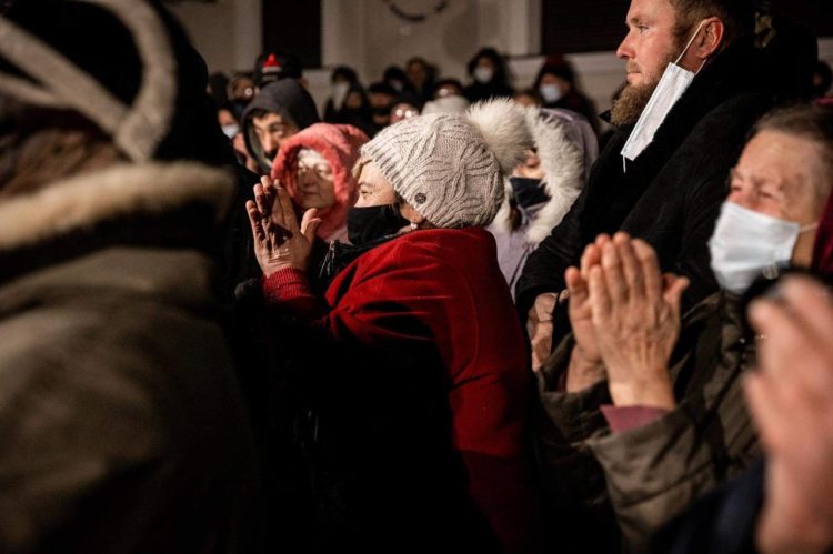 Тысячи людей продолжают протестовать в Бельцах в поддержку Марины Таубер | FOTO