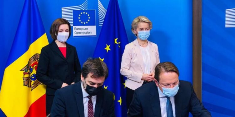 60 mln euro debursate de UE, nu sunt pentru compensarea tarifelor la gaz? Politolog: Sunt necesare explicații de rigoare din partea Guvernării PAS