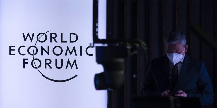 Давосский форум перенесли из-за распространения омикрон-штамма