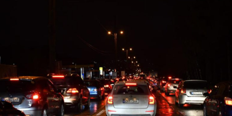 Zăpadă și ghețuș în Chișinău: ambuteiaje imense | VIDEO