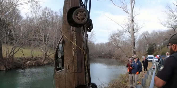 Un vlogger care făcea scufundări a rezolvat misterul dispariției unui cuplu de adolescenți, acum 21 de ani