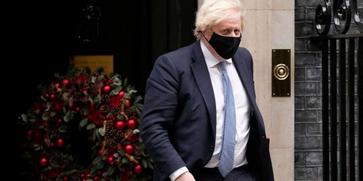 Noi restricții în Marea Britanie – Boris Jonson pune în aplicare ”Planul B”