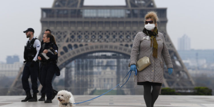 Peste 90.000 de cazuri noi în 24 de ore, un record absolut în Franța, de la începutul pandemiei