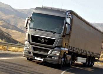 Șoferii de TIR, microbuze și autobuze din Moldova, scutiți de carantină în România: Când intră în vigoare decizia