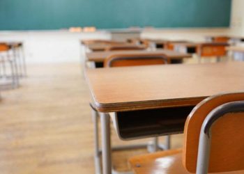 Moarte subită a unei eleve de 12 ani, la Ciocana: I s-a făcut rău în timp ce urca scările școlii | VIDEO