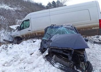 Un bărbat a ajuns la spital după ce două mașini s-au ciocnit violent la Anenii Noi | VIDEO