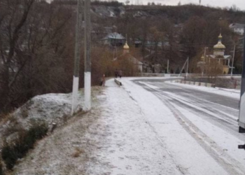 Iarna își intră în drepturi chiar din prima zi. În mai multe localități au căzut primii fulgi de nea | VIDEO