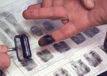 В России мигрантам выдадут чипы с отпечатками пальцев