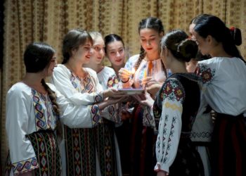 Obiceiurile vechi, păstrate și valorificate în municipiul Orhei: La Centrul Cultural Raional ”Andrei Suruceanu” a fost desfășurată o scenetă dedicată sărbătorii Sfântului Andrei | VIDEO