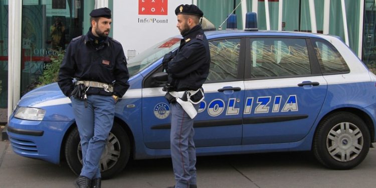 Italia: un moldovean a găsit o geantă în lift și i-a cerut stăpânei 200 de euro pentru a o returna