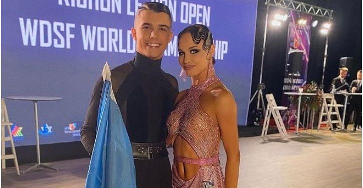 Doi dansatori sportivi din Republica Moldova au luat medalia de aur la Campionatul Mondial din Israel