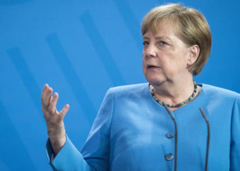 Меркель решила посвятить пенсию автобиографии