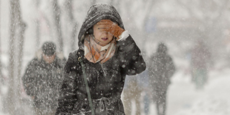 În următoarele zile Moldova va fi „lovită” de ninsori abundente