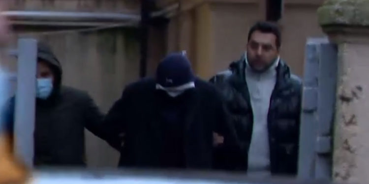 Un Irlandez băut a intrat în Parlament după ce a sărit gardul și a spart un geam.  Bărbatul a fost reținut | VIDEO