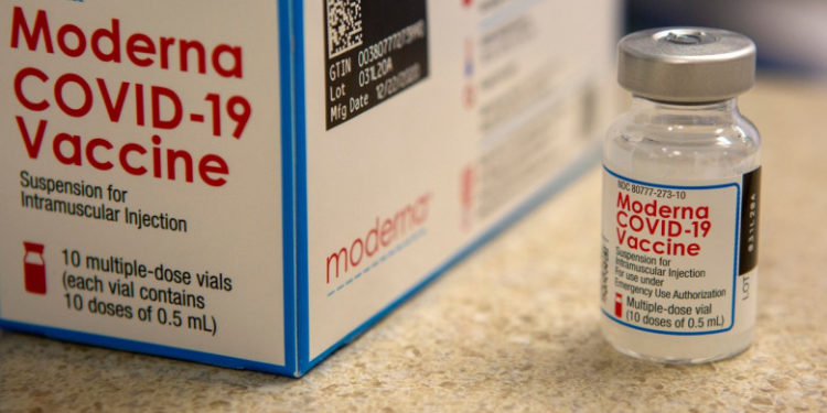 Moderna anunță că doza booster a vaccinului său crește protecţia împotriva variantei Omicron