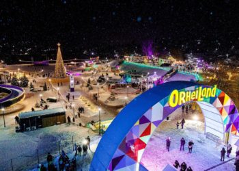 Revelion spectaculos, la OrheiLand, cu focuri de artificii și 3 Sud Est, care va încânta publicul cu melodiile preferate