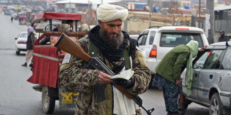 Atac sinucigaș cu bombă la un birou de eliberare a pașapoartelor din Kabul